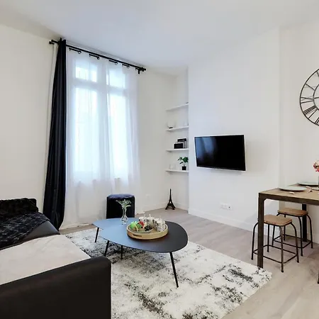 Apartment Modern 1br- 4p Le Marais Quarter Paris