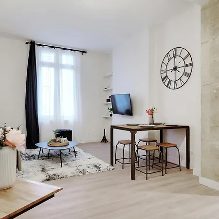 Modern 1br- 4p Le Marais Quarter *