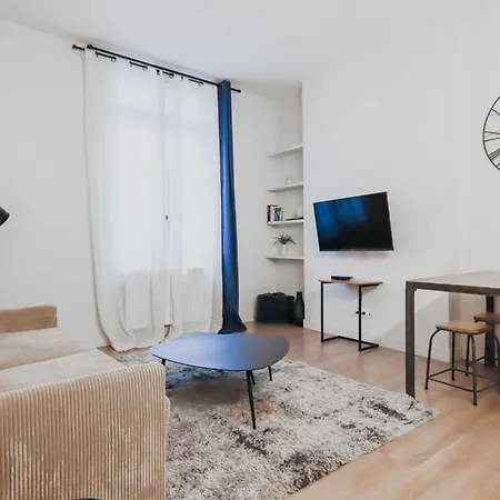 Apartment Modern 1br- 4p Le Marais Quarter Paris